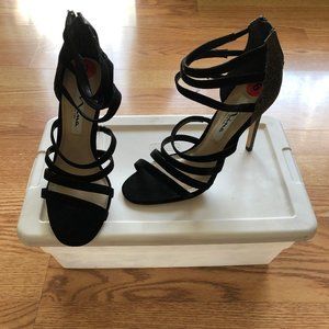 New Nina Strappy Heels Sz 6